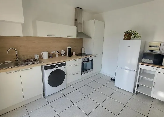 Bel Avec Jardin De 30m2 , Climatise Avec Parking Et Arrivee Autonome * Cabestany